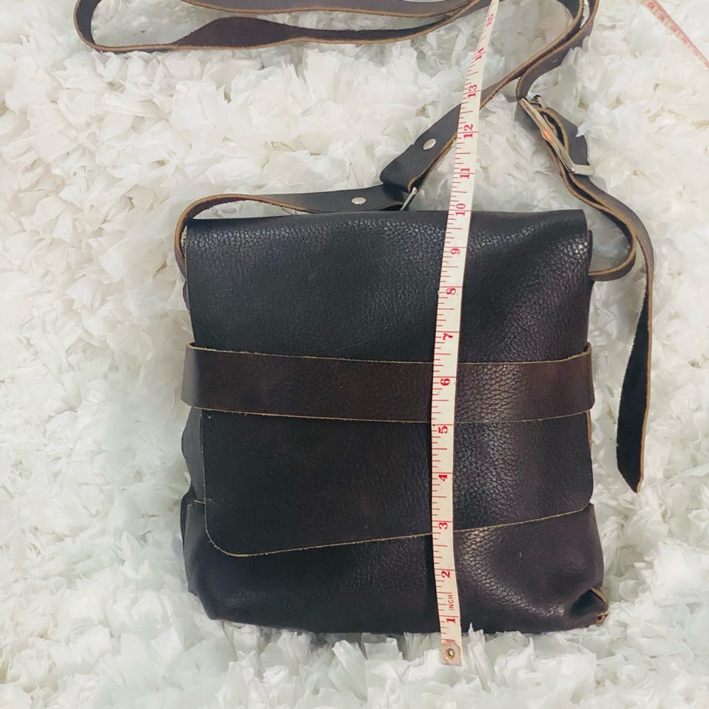 LEATHER (COW)Bag Excellent Conditions.  Smoke free home - Picture 8 of 10